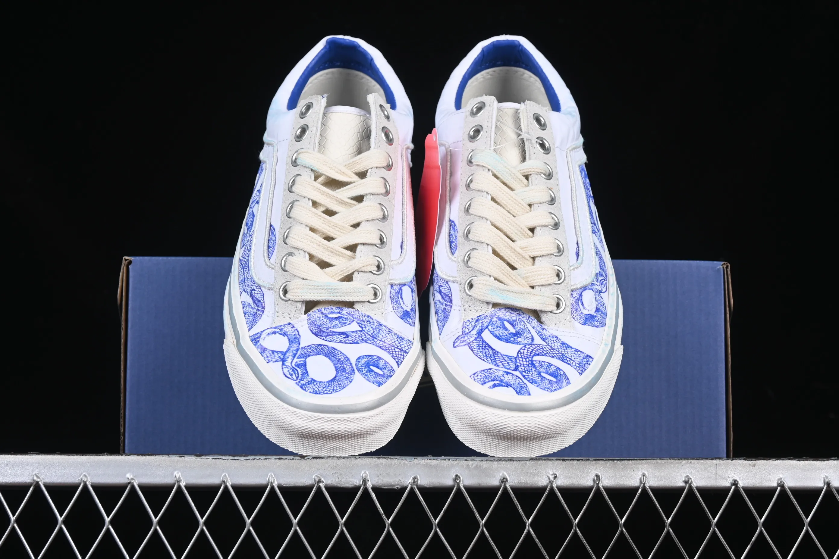All categories Vans Vans series Vans Low Vans low-top Vans Old Skool Year of the Snake limited low-top casual sneakers VN000D57CDA
